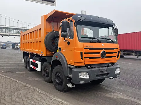 Camión volquete 8×4