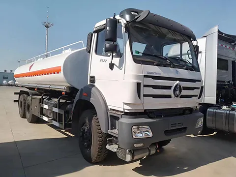 Camión cisterna de combustible 6×4
