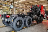 Tractocamión 8×8