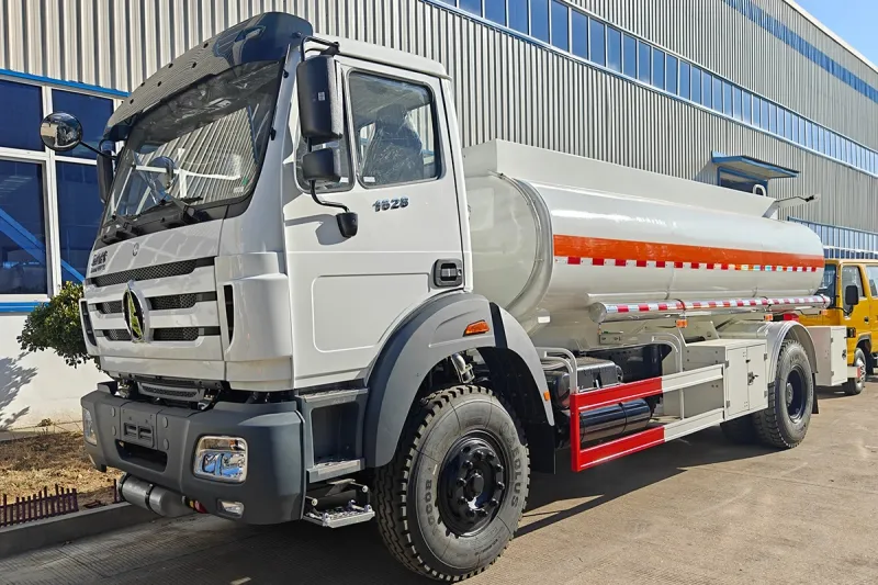 Camión cisterna de combustible 4×2