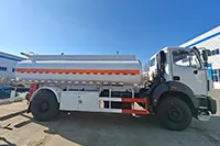 Camión cisterna de combustible 4×2