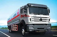 Camión cisterna de combustible 6×4