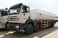 Camión cisterna de combustible 8×4