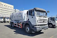 Camión de succión de aguas residuales